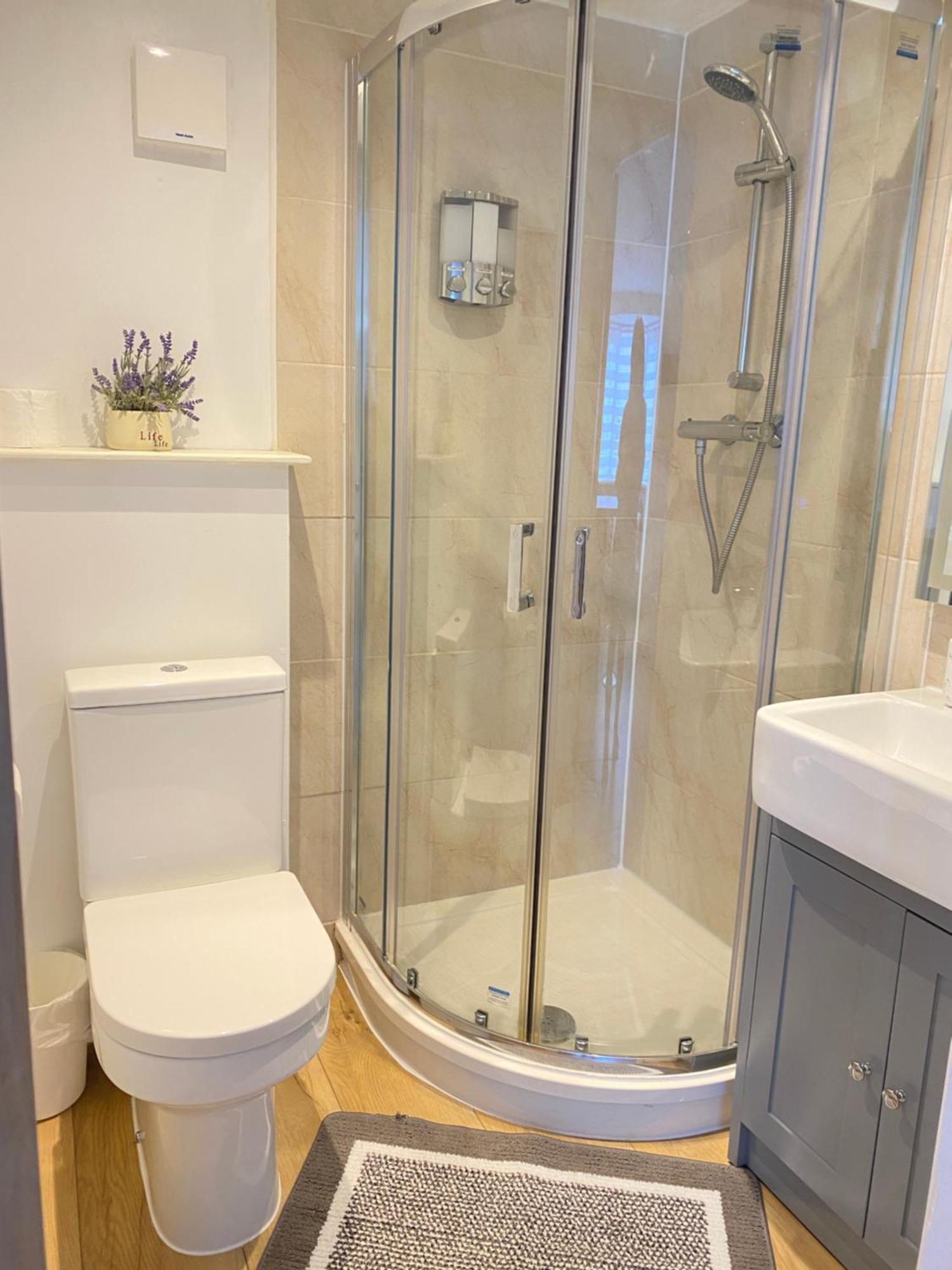 Sunny Bright Flat Near South Park And Oxfordbrooks Apartment Ngoại thất bức ảnh